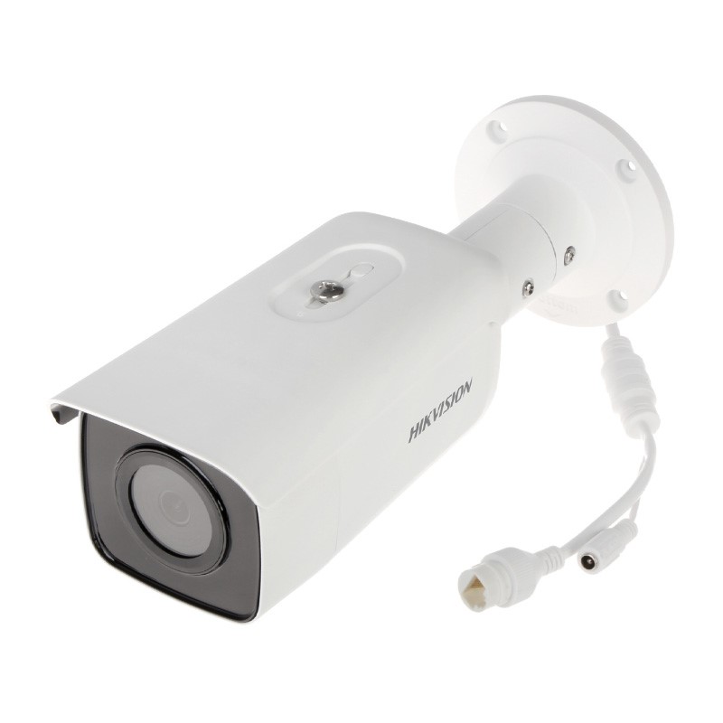 نما از بالای دوربین مداربسته هایک ویژن DS-2CD2T66G2-4I (4mm) به همراه کابل‌های آن