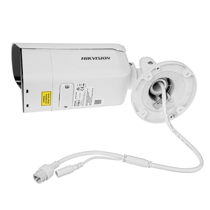 دوربین مداربسته هایک ویژن DS-2CD2T63G2-4LI2U همراه با کابل‌های آن از نمای پایین