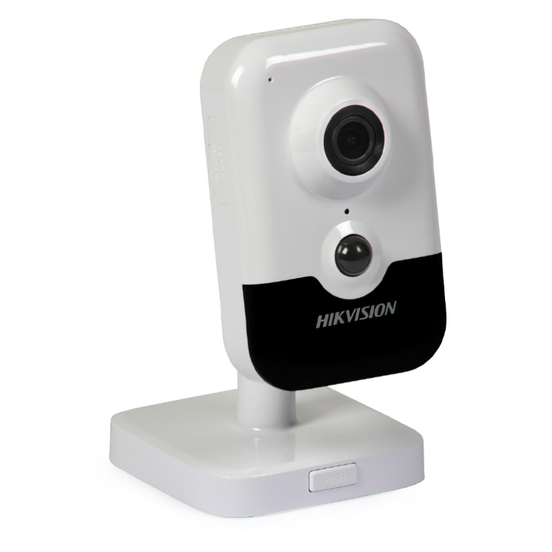 دوربین مداربسته هایک ویژن DS-2CD2443G0-IW روی زمین است و به سمت راست چرخیده