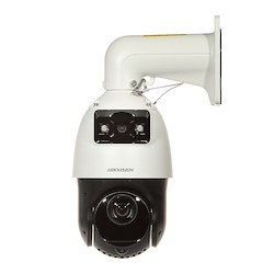 دوربین مداربسته هایک ویژن مدل DS-2SE4C425MWG-E (14F0) به دیوار نصب شده است