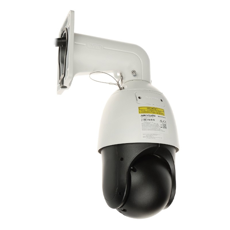 دوربین مداربسته هایک ویژن مدل DS-2SE4C425MWG-E (14F0) به دیوار نصب شده و از پشت دیده می شود