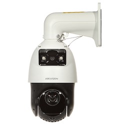 دوربین مداربسته هایک ویژن DS-2SE4C225MWG-E(12F0) به دیوار نصب شده است