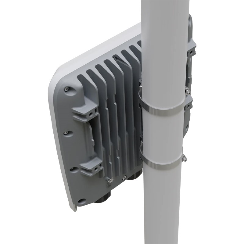 نصب روتر میکروتیک مدل RB5009UPr-S-OUT روی میله